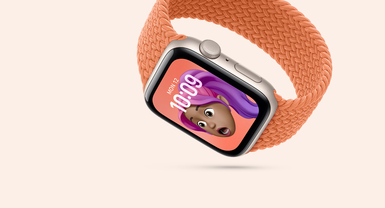 Apple Watch SE 3 بإطار من الألومنيوم ولون ضوء النجوم، وشاشة بزجاج مقاوم للتشققات، وحزام Loop أحادي مَجدول بلون كركمي