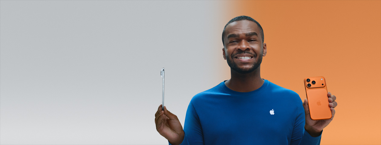 가이드 동영상, 한 손에는 매우 얇은 티타늄 옆면이 보이는 iPhone Air를, 다른 손에는 코스믹 오렌지 색상의 뒷면이 보이는 iPhone 17 Pro를 들고 있는 사람의 이미지.